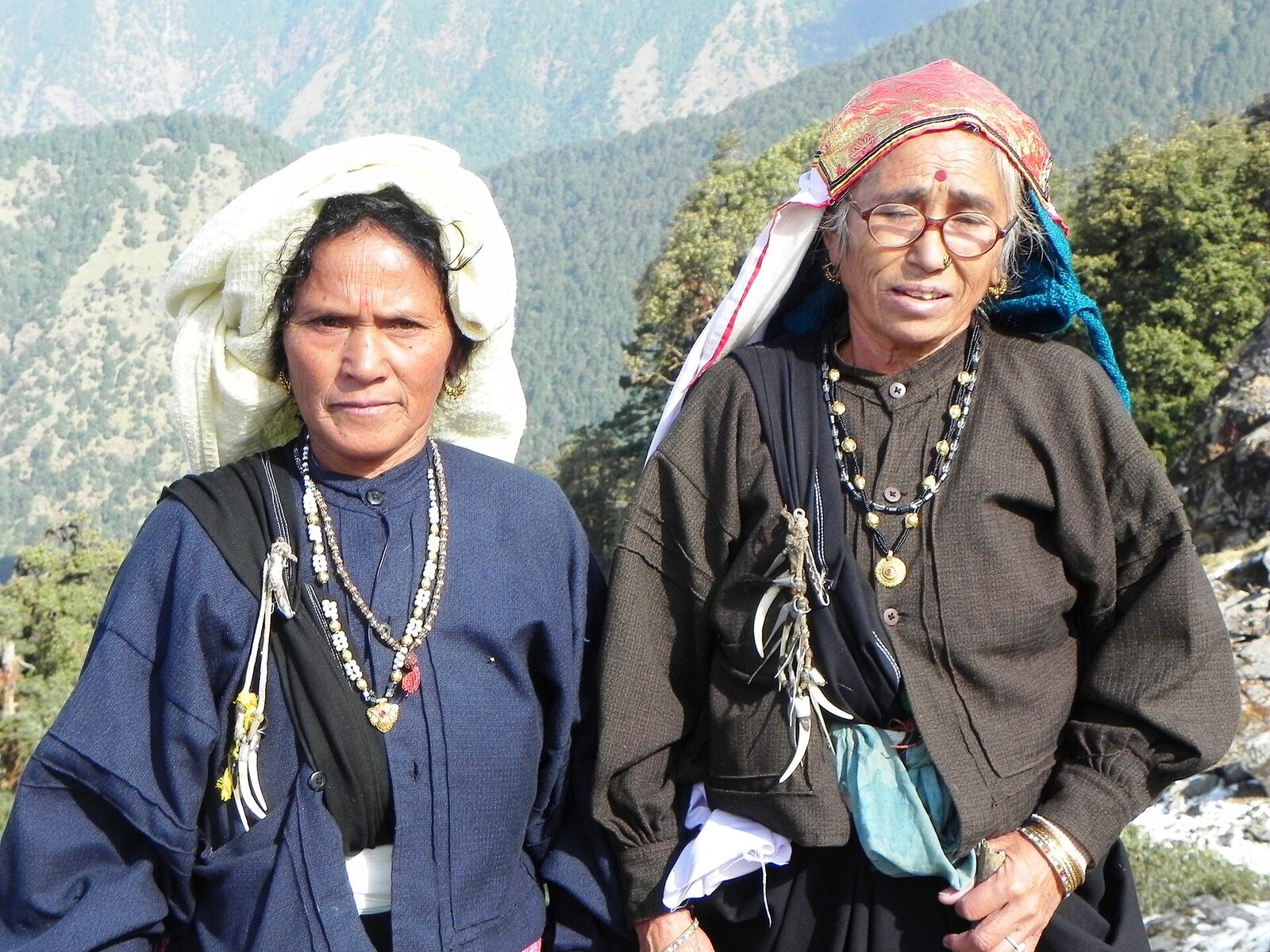 Garhwali Women in traditional dress on theire way to tungnath