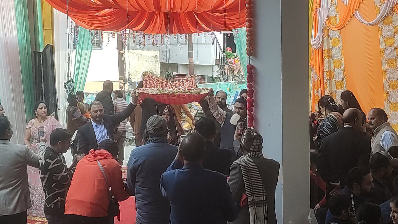 Guests and Food served during Garhwali Wedding in Uttarkashi 20