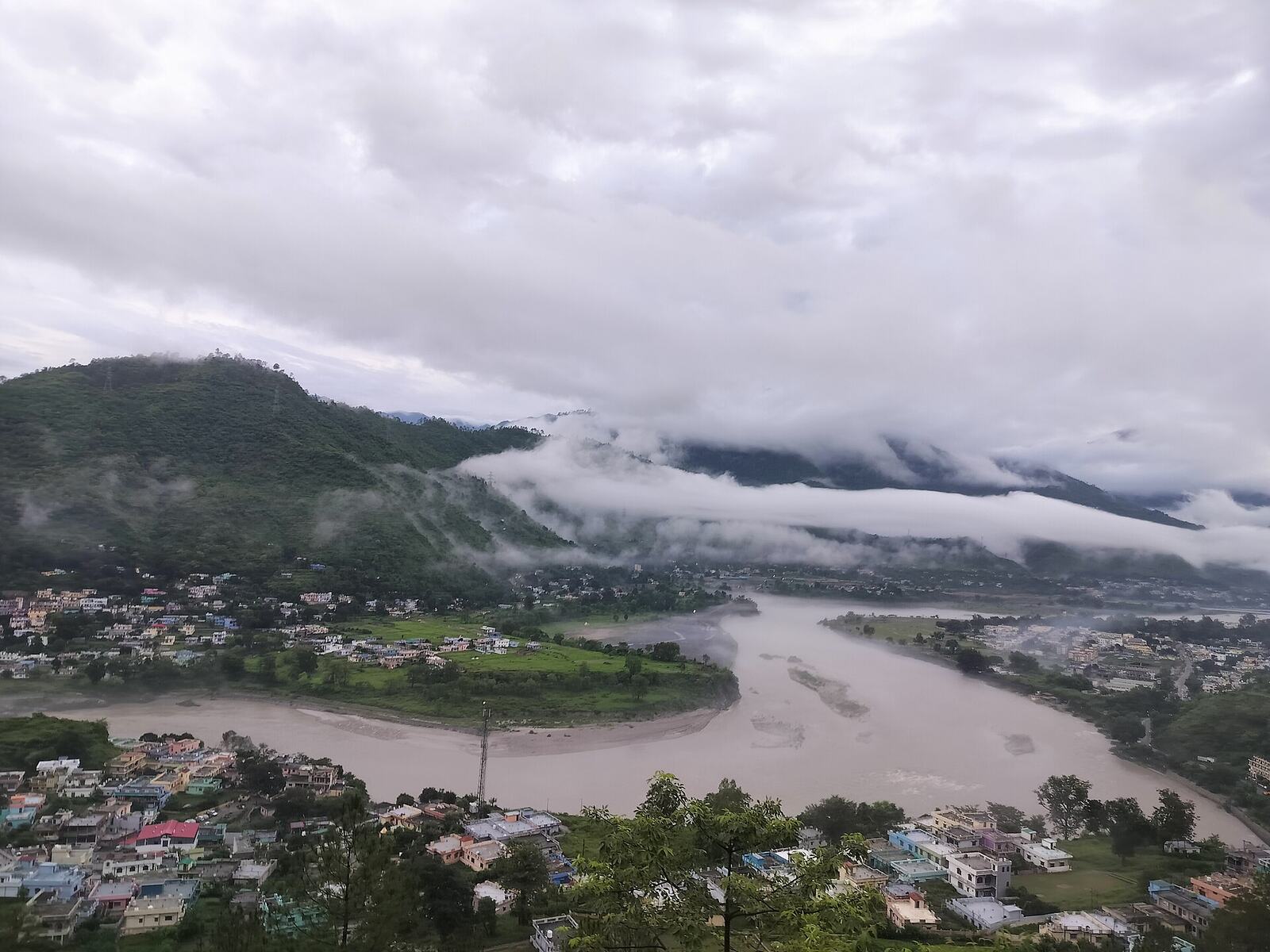 Landscape view of River Alaknanda at Srinagar Garhwal